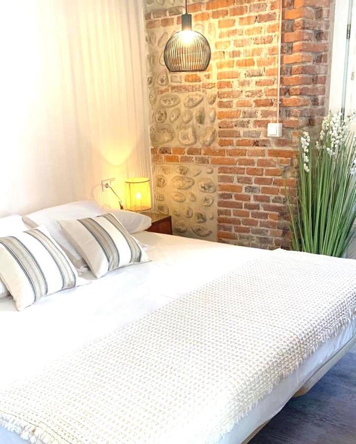 Albany Ancha Hotel Leon Ngoại thất bức ảnh A bedroom at the Old Mill