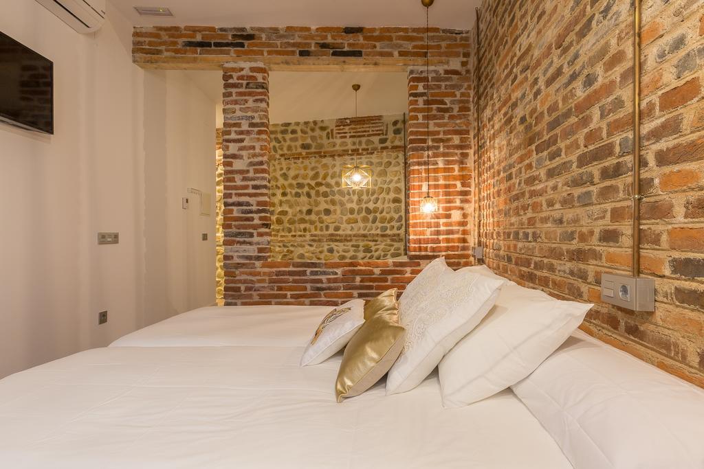 Albany Ancha Hotel Leon Ngoại thất bức ảnh A bedroom at the hotel